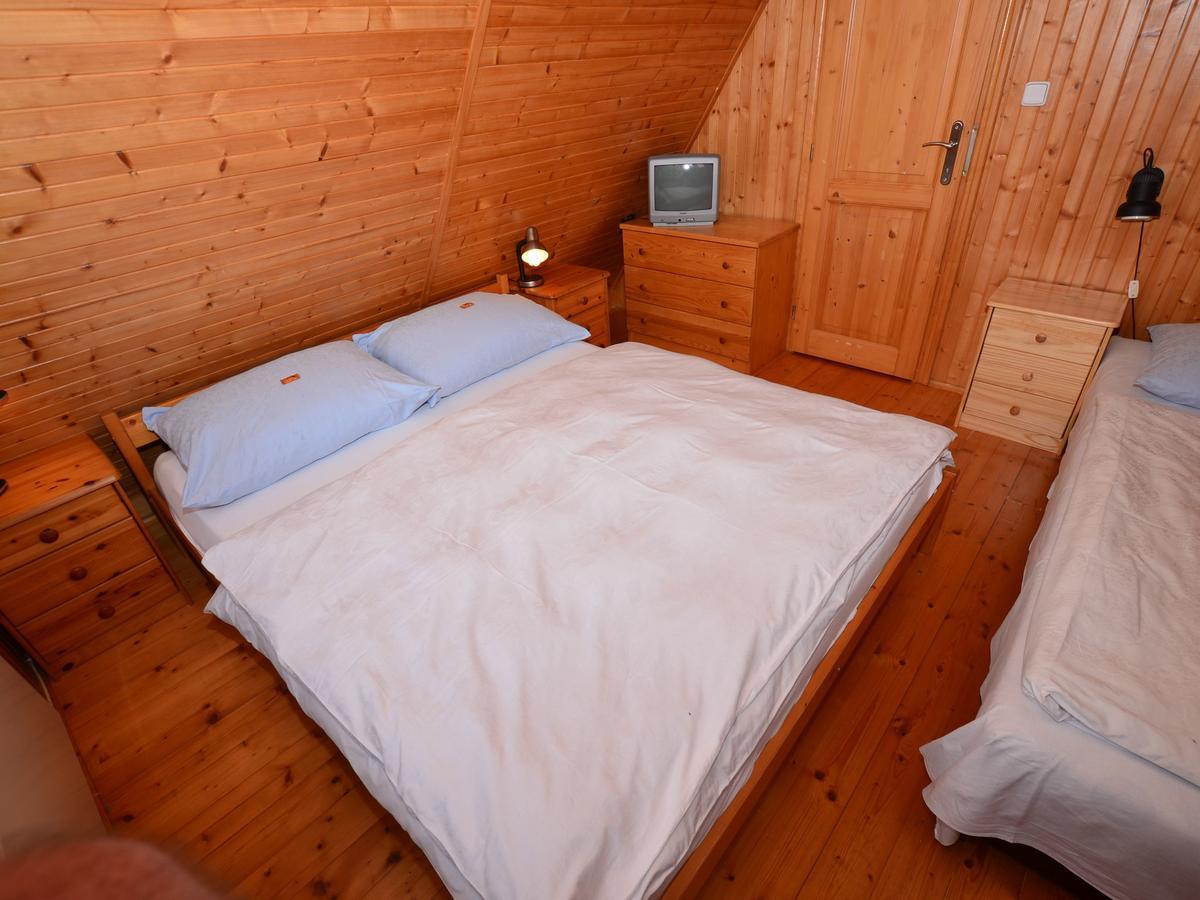 Nice Holiday Home In The Ore Mountains Only 500M From The Chairlift โลชนา โปด กลิโนฟเซม ภายนอก รูปภาพ